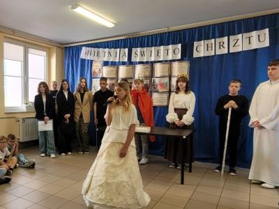 Przedstawienie w wykonaniu uczniów klasy 6 (8)