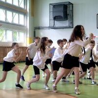 Społeczność szkolna w czasie obchodów. (7)