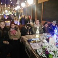 Stoisko uczniowskie na bożonarodzeniowym jarmarku w Olzie (2)