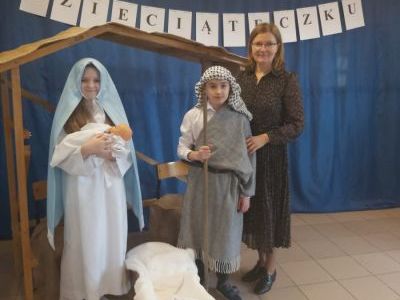 Uczniowie szkoły w czasie występów (3)