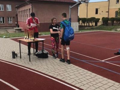 Reprezentanci szkoły w czasie rozgrywek w Rogowie. (5)