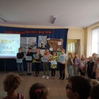 Uczniowie z klasy 3 w czasie apelu. (2)