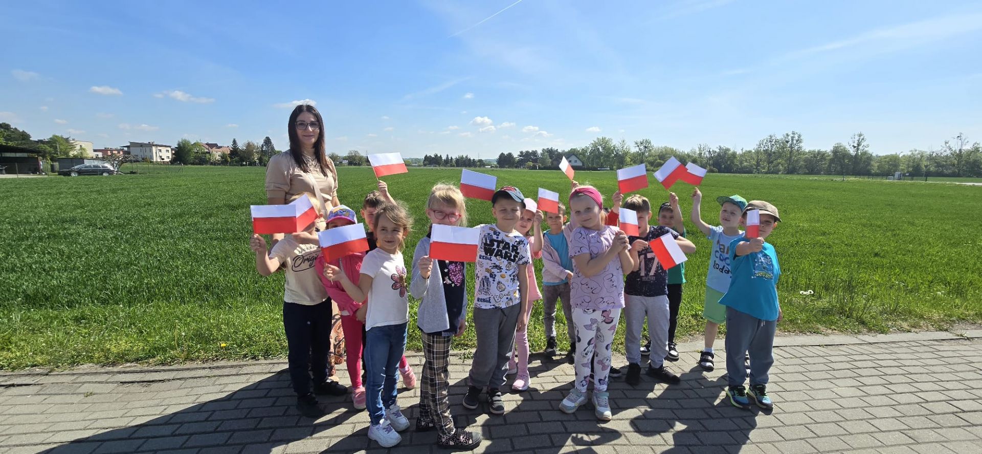 Starszaki z chorągiewkami